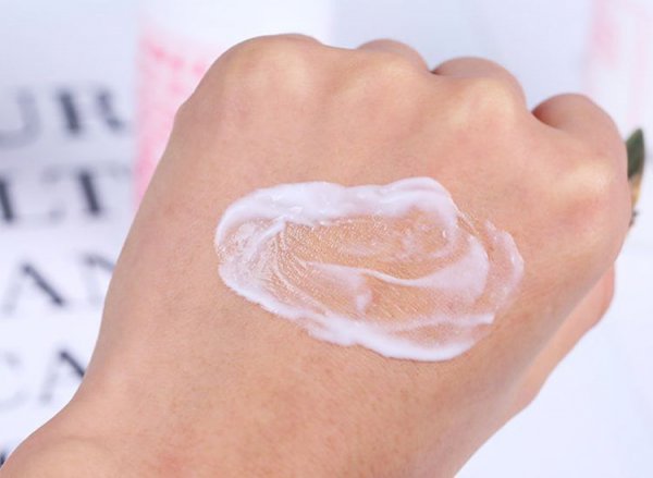 50岁用什么牌子护肤品抗衰老