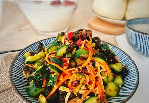 夏天用什么带饭不馊