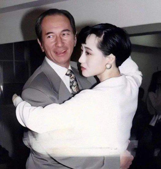 李连杰和利智关系