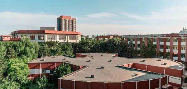 中国政法大学在哪里