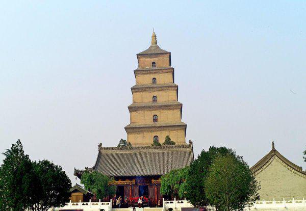 大雁塔是哪个朝代的建筑