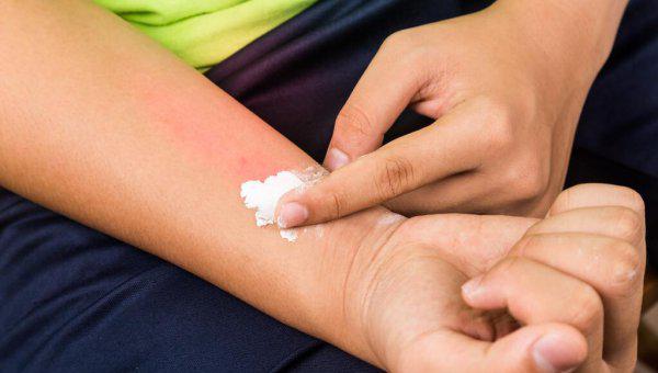 如何赶走耳边的蚊子