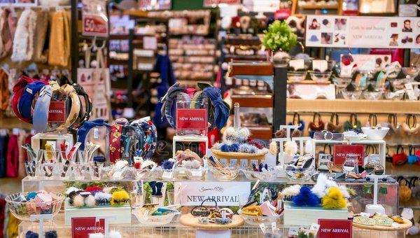 中学门口适合开什么店最好