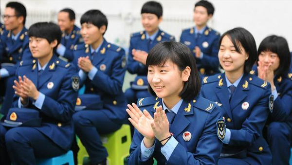 大学当兵两年退役能拿多少钱