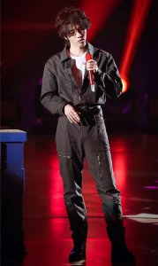 华晨宇真实身高有170吗 通过官方活动分析华晨宇身高