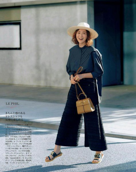 藏青色上衣配什么颜色裤子