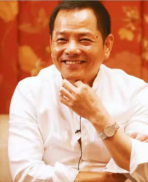 崩牙驹的个人资料及简介