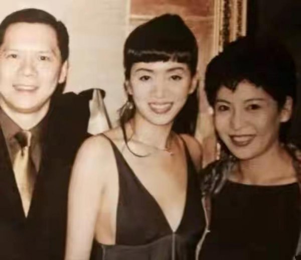 崩牙驹的个人资料及简介