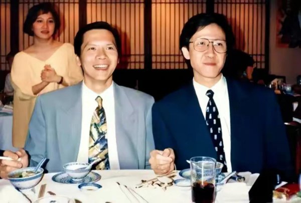 崩牙驹的个人资料及简介