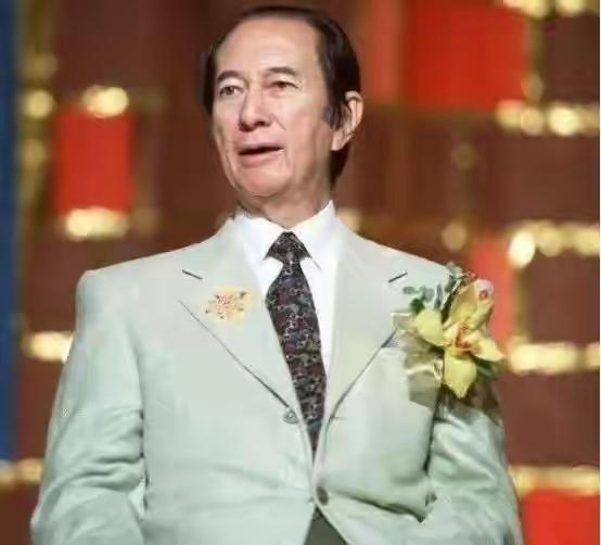 崩牙驹的个人资料及简介