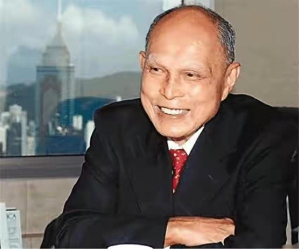 崩牙驹的个人资料及简介