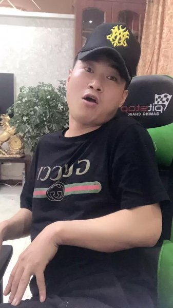 直播网红辛有志的个人资料