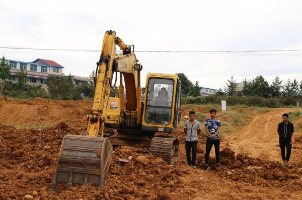 挖掘机培训学费多少钱