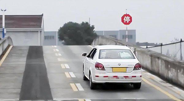 半坡起步永不熄火绝招