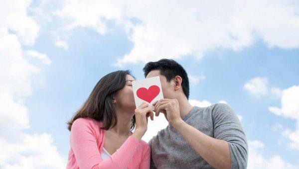 情侣接吻为什么感觉不到口臭