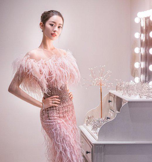 郎朗老婆吉娜是哪国人