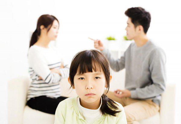 婚姻不幸福该不该为了孩子维持下去