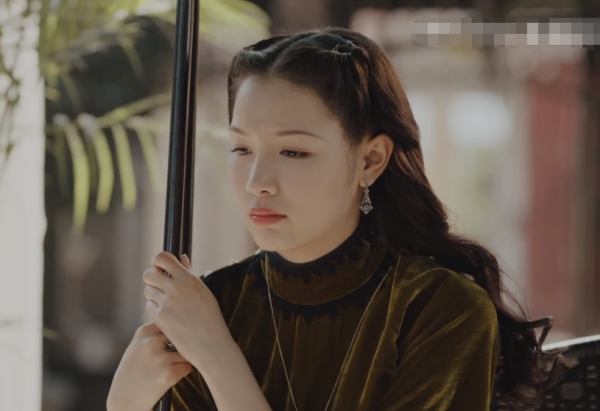 传家三小姐是谁扮演的