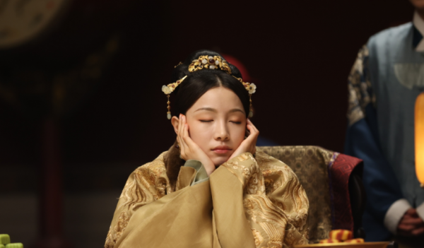 传家三小姐是谁扮演的