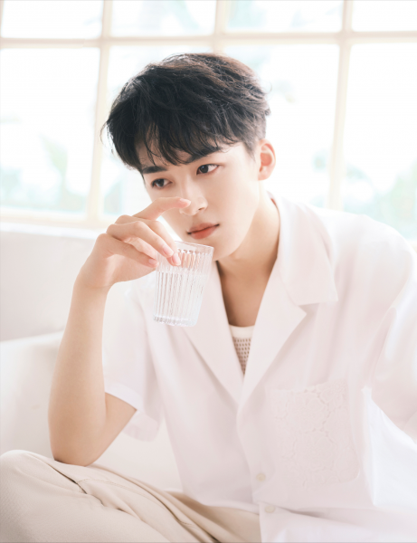 何洛洛高考考了几次