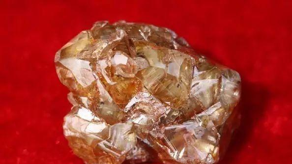 中国最大的钻石在哪里发现的