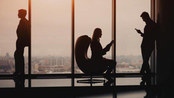 男人没放下前妻的表现