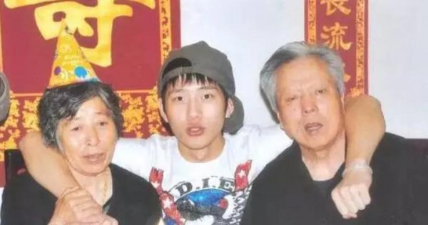 井柏然个人简介资料