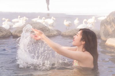 女性泡温泉要穿内裤吗 直接穿内衣内裤泡温泉可以吗