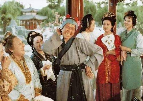 红楼梦刘姥姥扮演者是谁