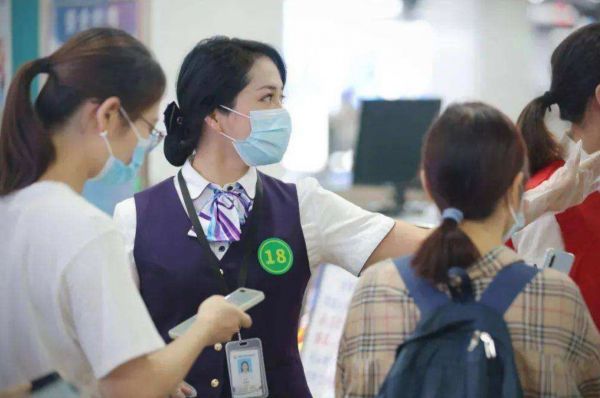 去地铁上班后悔了