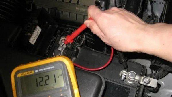 一般汽车电瓶多少伏