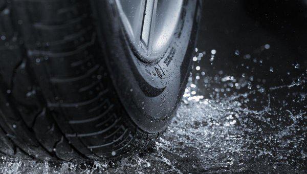 轿车轮胎侧面划伤多深要换