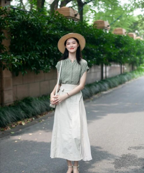 花衬衫搭配什么裤子好看