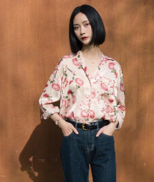 女生花衬衫怎么搭配好看