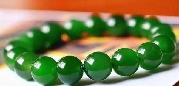 鉴别翡翠最简单方法