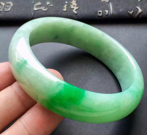 鉴别翡翠最简单方法