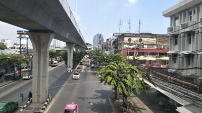 住高架桥旁100米真实感受 为啥高架旁边房子不受欢迎