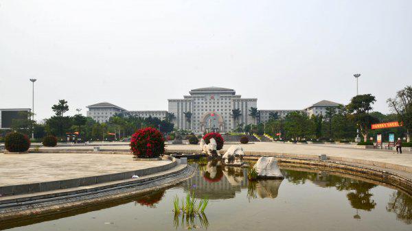 蒙自属于云南的哪个市