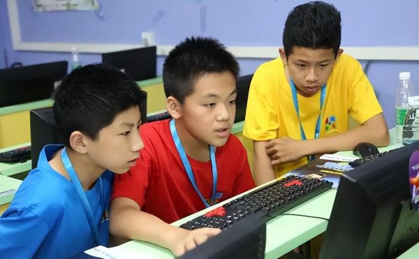 小学生学编程一年费用是多少