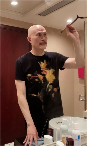 金毛狮王谢逊扮演者是谁