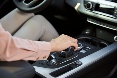 租车出了事故到底谁赔偿 怎么解决租车发生交通事故