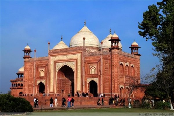 著名的泰姬陵在哪里
