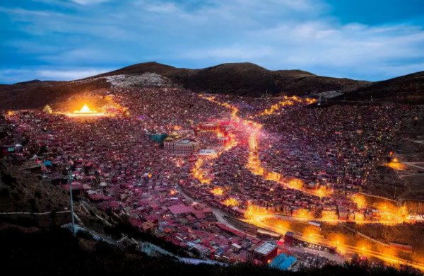 四川省色达在哪里