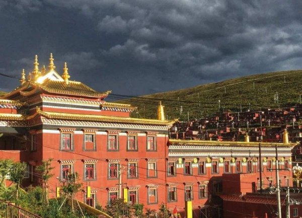 四川省色达在哪里