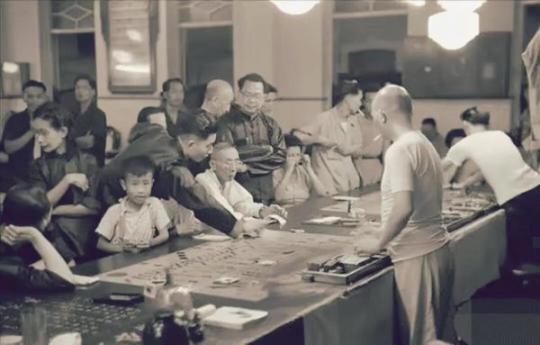 邓光荣个人资料简介及家世