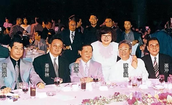 邓光荣个人资料简介及家世