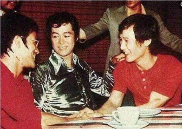 邓光荣个人资料简介及家世