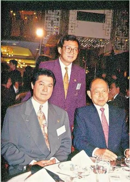 邓光荣个人资料简介及家世