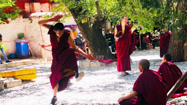 在拉萨什么地方值得一去