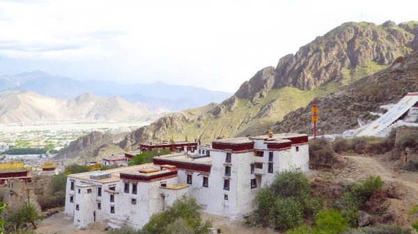 在拉萨什么地方值得一去